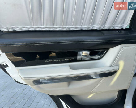 Білий Ленд Ровер Range Rover Sport, об'ємом двигуна 5 л та пробігом 132 тис. км за 18500 $, фото 62 на Automoto.ua
