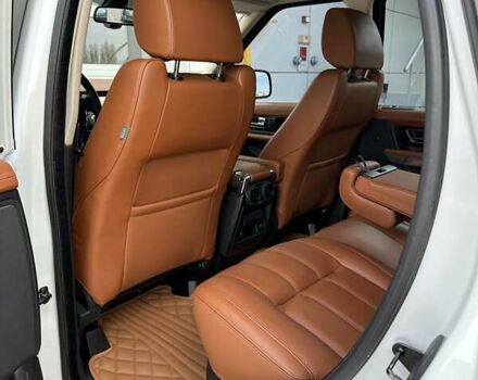 Білий Ленд Ровер Range Rover Sport, об'ємом двигуна 5 л та пробігом 331 тис. км за 12500 $, фото 18 на Automoto.ua