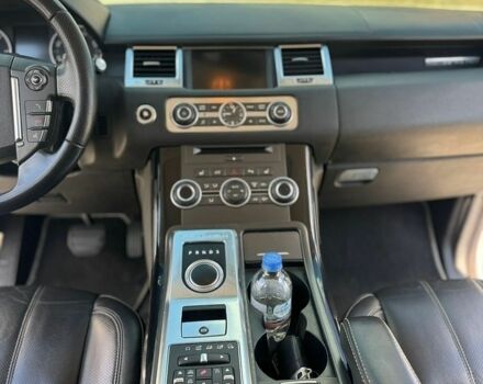 Білий Ленд Ровер Range Rover Sport, об'ємом двигуна 0 л та пробігом 257 тис. км за 15700 $, фото 17 на Automoto.ua