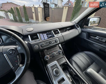 Білий Ленд Ровер Range Rover Sport, об'ємом двигуна 3 л та пробігом 268 тис. км за 17500 $, фото 34 на Automoto.ua