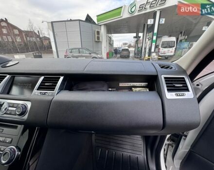 Белый Ленд Ровер Рендж Ровер Спорт, объемом двигателя 2.99 л и пробегом 268 тыс. км за 16999 $, фото 45 на Automoto.ua