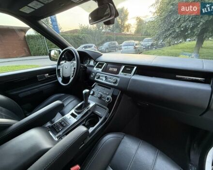 Білий Ленд Ровер Range Rover Sport, об'ємом двигуна 2.99 л та пробігом 125 тис. км за 16000 $, фото 26 на Automoto.ua