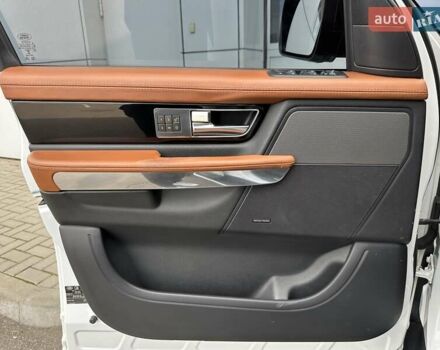 Білий Ленд Ровер Range Rover Sport, об'ємом двигуна 5 л та пробігом 331 тис. км за 12500 $, фото 11 на Automoto.ua
