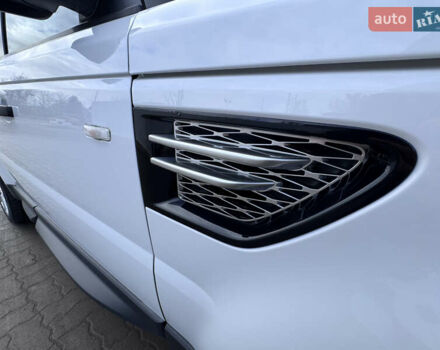 Білий Ленд Ровер Range Rover Sport, об'ємом двигуна 3 л та пробігом 268 тис. км за 16999 $, фото 49 на Automoto.ua