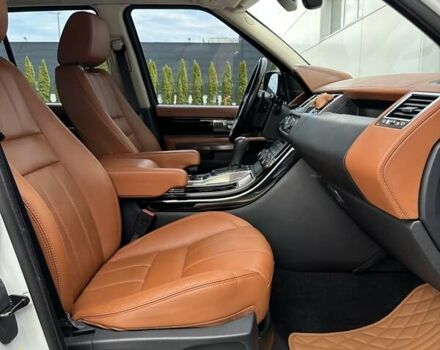 Білий Ленд Ровер Range Rover Sport, об'ємом двигуна 5 л та пробігом 331 тис. км за 12500 $, фото 30 на Automoto.ua