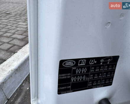 Білий Ленд Ровер Range Rover Sport, об'ємом двигуна 3 л та пробігом 268 тис. км за 16999 $, фото 31 на Automoto.ua