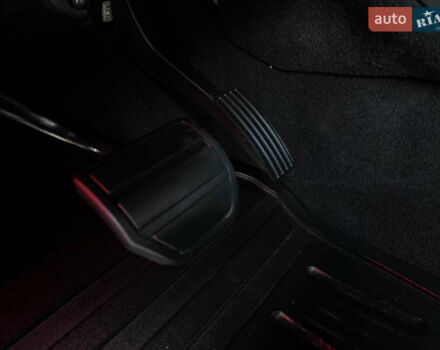 Білий Ленд Ровер Range Rover Sport, об'ємом двигуна 3 л та пробігом 268 тис. км за 17300 $, фото 24 на Automoto.ua