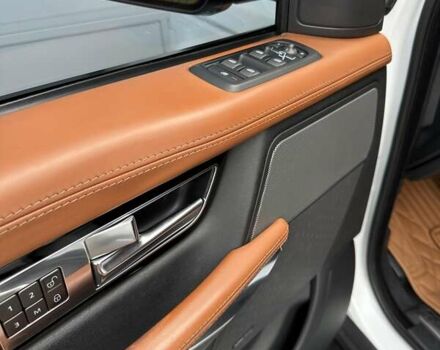 Білий Ленд Ровер Range Rover Sport, об'ємом двигуна 5 л та пробігом 331 тис. км за 12500 $, фото 12 на Automoto.ua