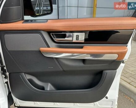 Білий Ленд Ровер Range Rover Sport, об'ємом двигуна 5 л та пробігом 331 тис. км за 12500 $, фото 29 на Automoto.ua