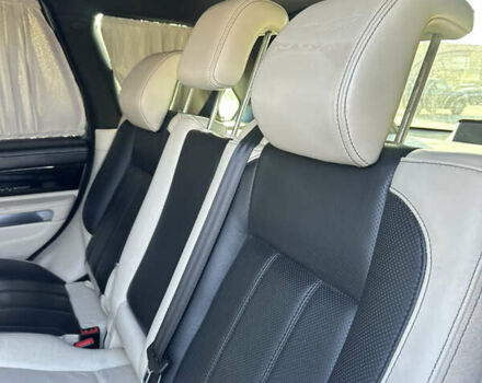 Білий Ленд Ровер Range Rover Sport, об'ємом двигуна 5 л та пробігом 132 тис. км за 18500 $, фото 30 на Automoto.ua