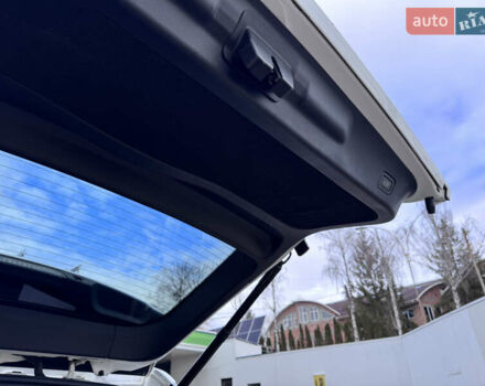 Білий Ленд Ровер Range Rover Sport, об'ємом двигуна 3 л та пробігом 268 тис. км за 16999 $, фото 19 на Automoto.ua