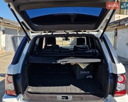 Білий Ленд Ровер Range Rover Sport, об'ємом двигуна 5 л та пробігом 115 тис. км за 23000 $, фото 15 на Automoto.ua