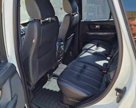 Білий Ленд Ровер Range Rover Sport, об'ємом двигуна 5 л та пробігом 115 тис. км за 23000 $, фото 12 на Automoto.ua