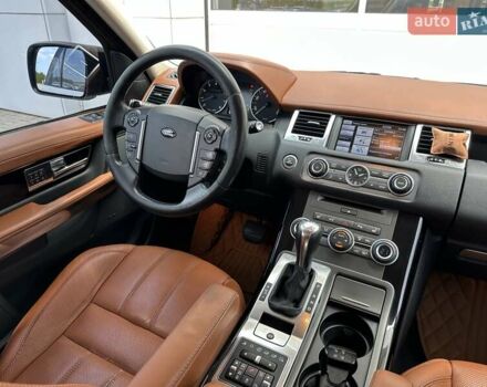 Білий Ленд Ровер Range Rover Sport, об'ємом двигуна 5 л та пробігом 331 тис. км за 12500 $, фото 23 на Automoto.ua