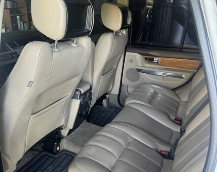 Білий Ленд Ровер Range Rover Sport, об'ємом двигуна 5 л та пробігом 239 тис. км за 16519 $, фото 4 на Automoto.ua
