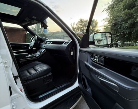 Білий Ленд Ровер Range Rover Sport, об'ємом двигуна 2.99 л та пробігом 125 тис. км за 16000 $, фото 28 на Automoto.ua