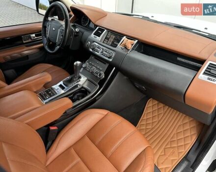 Білий Ленд Ровер Range Rover Sport, об'ємом двигуна 5 л та пробігом 331 тис. км за 12500 $, фото 28 на Automoto.ua