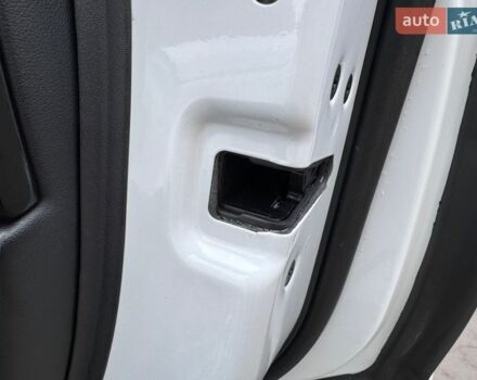 Белый Ленд Ровер Рендж Ровер Спорт, объемом двигателя 2.99 л и пробегом 268 тыс. км за 16999 $, фото 27 на Automoto.ua