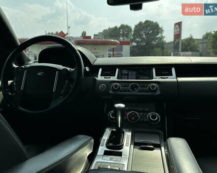 Білий Ленд Ровер Range Rover Sport, об'ємом двигуна 3 л та пробігом 209 тис. км за 20000 $, фото 31 на Automoto.ua