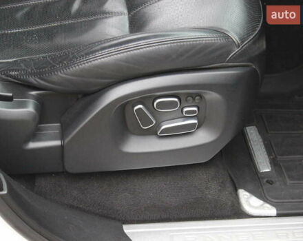 Білий Ленд Ровер Range Rover Sport, об'ємом двигуна 2.99 л та пробігом 300 тис. км за 19999 $, фото 27 на Automoto.ua