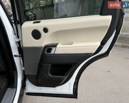Білий Ленд Ровер Range Rover Sport, об'ємом двигуна 3 л та пробігом 119 тис. км за 28999 $, фото 27 на Automoto.ua