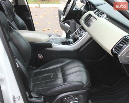 Білий Ленд Ровер Range Rover Sport, об'ємом двигуна 2.99 л та пробігом 300 тис. км за 19999 $, фото 28 на Automoto.ua