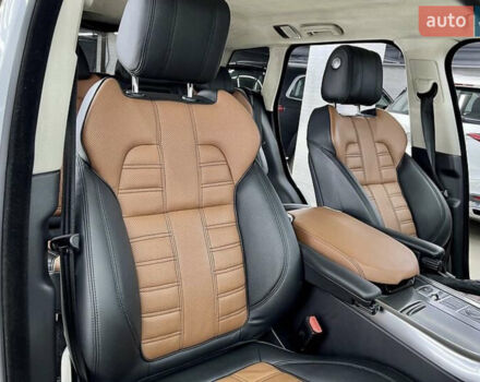Білий Ленд Ровер Range Rover Sport, об'ємом двигуна 5 л та пробігом 119 тис. км за 39500 $, фото 26 на Automoto.ua