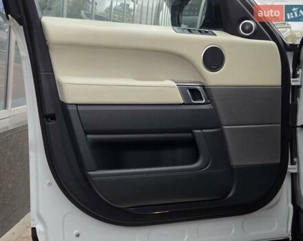 Белый Ленд Ровер Рендж Ровер Спорт, объемом двигателя 5 л и пробегом 122 тыс. км за 34500 $, фото 17 на Automoto.ua