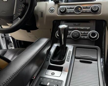 Білий Ленд Ровер Range Rover Sport, об'ємом двигуна 3 л та пробігом 237 тис. км за 16000 $, фото 34 на Automoto.ua