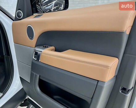 Білий Ленд Ровер Range Rover Sport, об'ємом двигуна 5 л та пробігом 119 тис. км за 39500 $, фото 31 на Automoto.ua