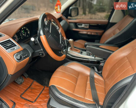 Білий Ленд Ровер Range Rover Sport, об'ємом двигуна 3 л та пробігом 183 тис. км за 17500 $, фото 13 на Automoto.ua