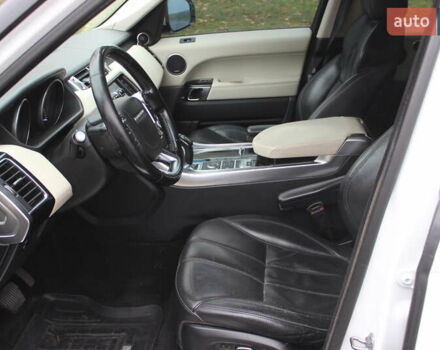 Білий Ленд Ровер Range Rover Sport, об'ємом двигуна 2.99 л та пробігом 300 тис. км за 19999 $, фото 18 на Automoto.ua
