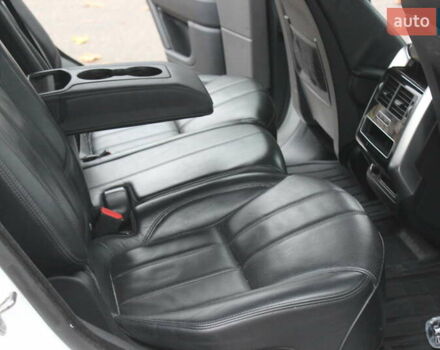 Білий Ленд Ровер Range Rover Sport, об'ємом двигуна 2.99 л та пробігом 300 тис. км за 19999 $, фото 23 на Automoto.ua