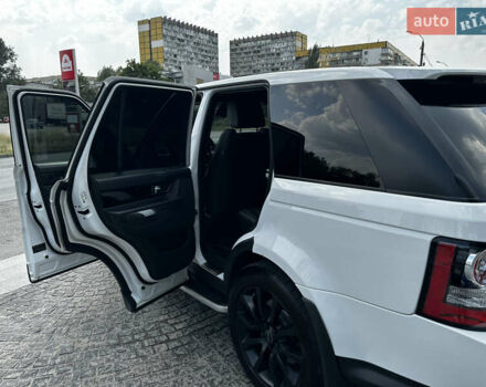 Білий Ленд Ровер Range Rover Sport, об'ємом двигуна 3 л та пробігом 209 тис. км за 20000 $, фото 14 на Automoto.ua