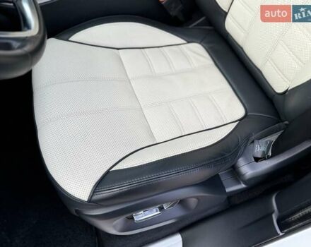 Ленд Ровер Рендж Ровер Спорт 2013 в Киеве на Automoto.ua Белый Ленд Ровер Рендж Ровер Спорт, объемом двигателя 3 л и пробегом 108 тыс. км за 27800 $, фото 35 на Automoto.ua