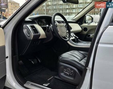 Белый Ленд Ровер Рендж Ровер Спорт, объемом двигателя 5 л и пробегом 122 тыс. км за 34500 $, фото 7 на Automoto.ua