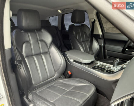 Білий Ленд Ровер Range Rover Sport, об'ємом двигуна 2.99 л та пробігом 197 тис. км за 24000 $, фото 10 на Automoto.ua