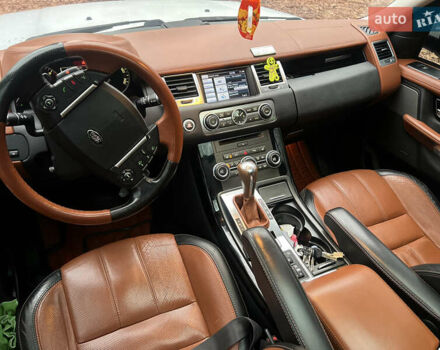 Білий Ленд Ровер Range Rover Sport, об'ємом двигуна 3 л та пробігом 183 тис. км за 17500 $, фото 9 на Automoto.ua