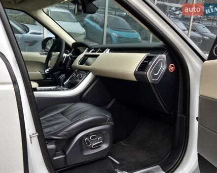 Белый Ленд Ровер Рендж Ровер Спорт, объемом двигателя 5 л и пробегом 122 тыс. км за 34500 $, фото 14 на Automoto.ua