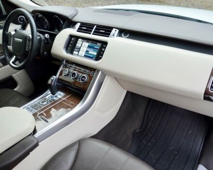 Білий Ленд Ровер Range Rover Sport, об'ємом двигуна 3 л та пробігом 80 тис. км за 53333 $, фото 51 на Automoto.ua