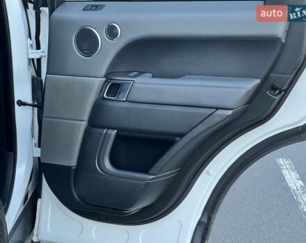 Білий Ленд Ровер Range Rover Sport, об'ємом двигуна 2.99 л та пробігом 235 тис. км за 23500 $, фото 37 на Automoto.ua