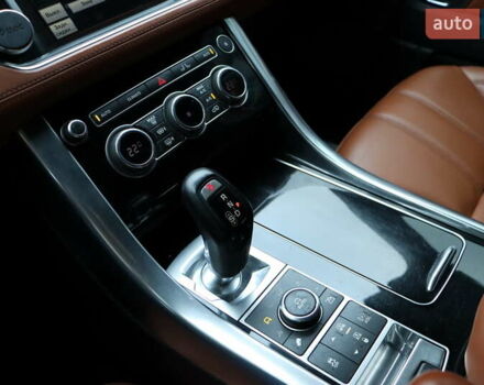 Білий Ленд Ровер Range Rover Sport, об'ємом двигуна 5 л та пробігом 123 тис. км за 29900 $, фото 30 на Automoto.ua