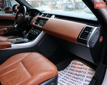 Білий Ленд Ровер Range Rover Sport, об'ємом двигуна 5 л та пробігом 123 тис. км за 29900 $, фото 46 на Automoto.ua