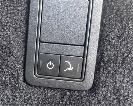 Белый Ленд Ровер Рендж Ровер Спорт, объемом двигателя 5 л и пробегом 140 тыс. км за 35000 $, фото 27 на Automoto.ua