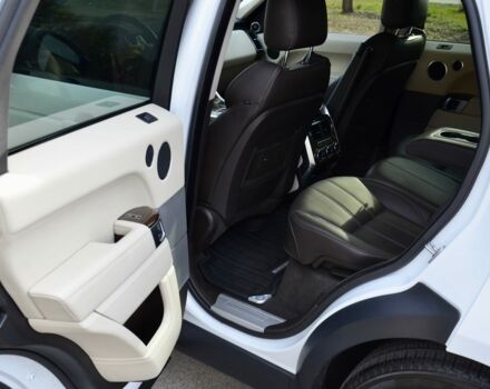 Білий Ленд Ровер Range Rover Sport, об'ємом двигуна 3 л та пробігом 78 тис. км за 48500 $, фото 28 на Automoto.ua