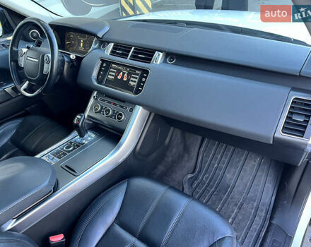 Білий Ленд Ровер Range Rover Sport, об'ємом двигуна 2.99 л та пробігом 235 тис. км за 23500 $, фото 29 на Automoto.ua