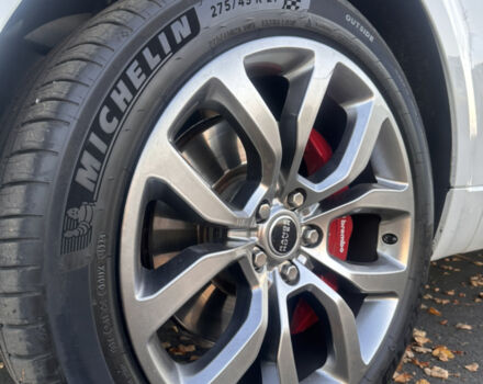 Білий Ленд Ровер Range Rover Sport, об'ємом двигуна 5 л та пробігом 155 тис. км за 30000 $, фото 27 на Automoto.ua