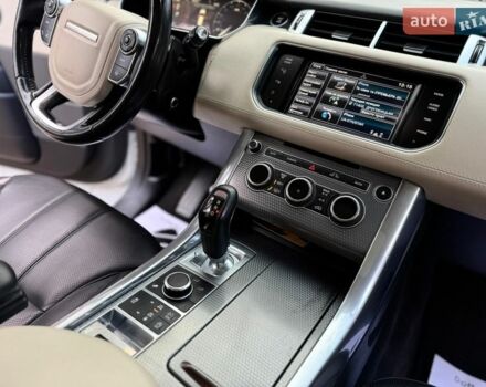 Білий Ленд Ровер Range Rover Sport, об'ємом двигуна 2.99 л та пробігом 132 тис. км за 28000 $, фото 49 на Automoto.ua