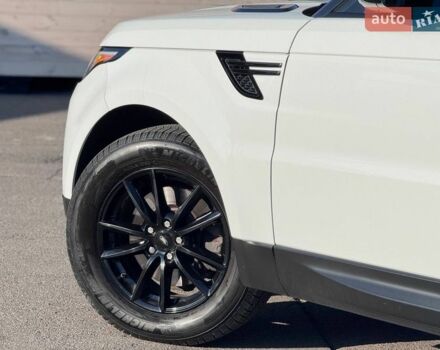 Білий Ленд Ровер Range Rover Sport, об'ємом двигуна 3 л та пробігом 164 тис. км за 21900 $, фото 21 на Automoto.ua