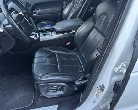 Білий Ленд Ровер Range Rover Sport, об'ємом двигуна 3 л та пробігом 161 тис. км за 21425 $, фото 6 на Automoto.ua